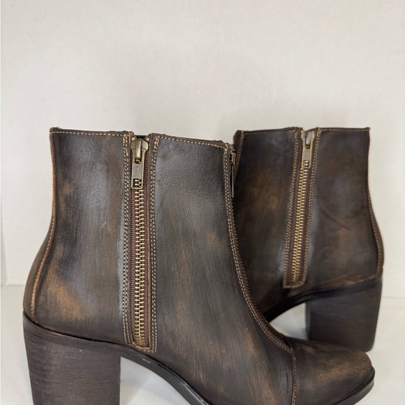 Alcala’s  distressed brown leather boots size 8 1/2. - Picture 11 of 14